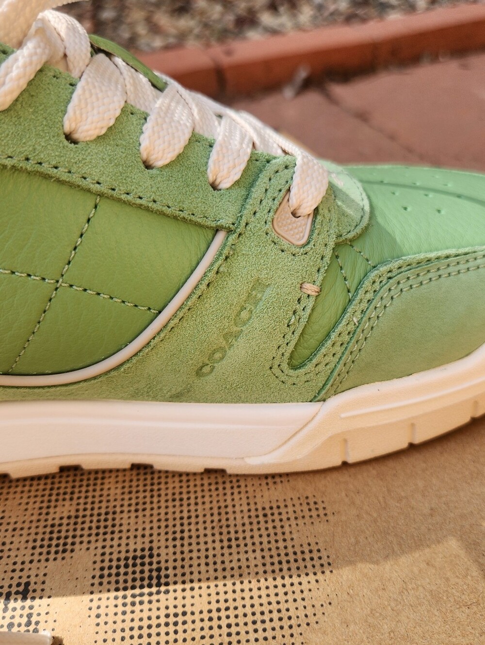 Coach Soho Sneaker Size 7.5 Men/8.5 Women - Picture 3 of 14